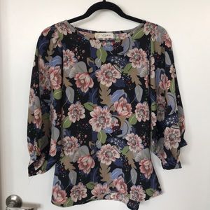 Floral balloon sleeve top